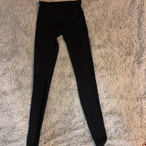 Black Lululemon athletic leggings
